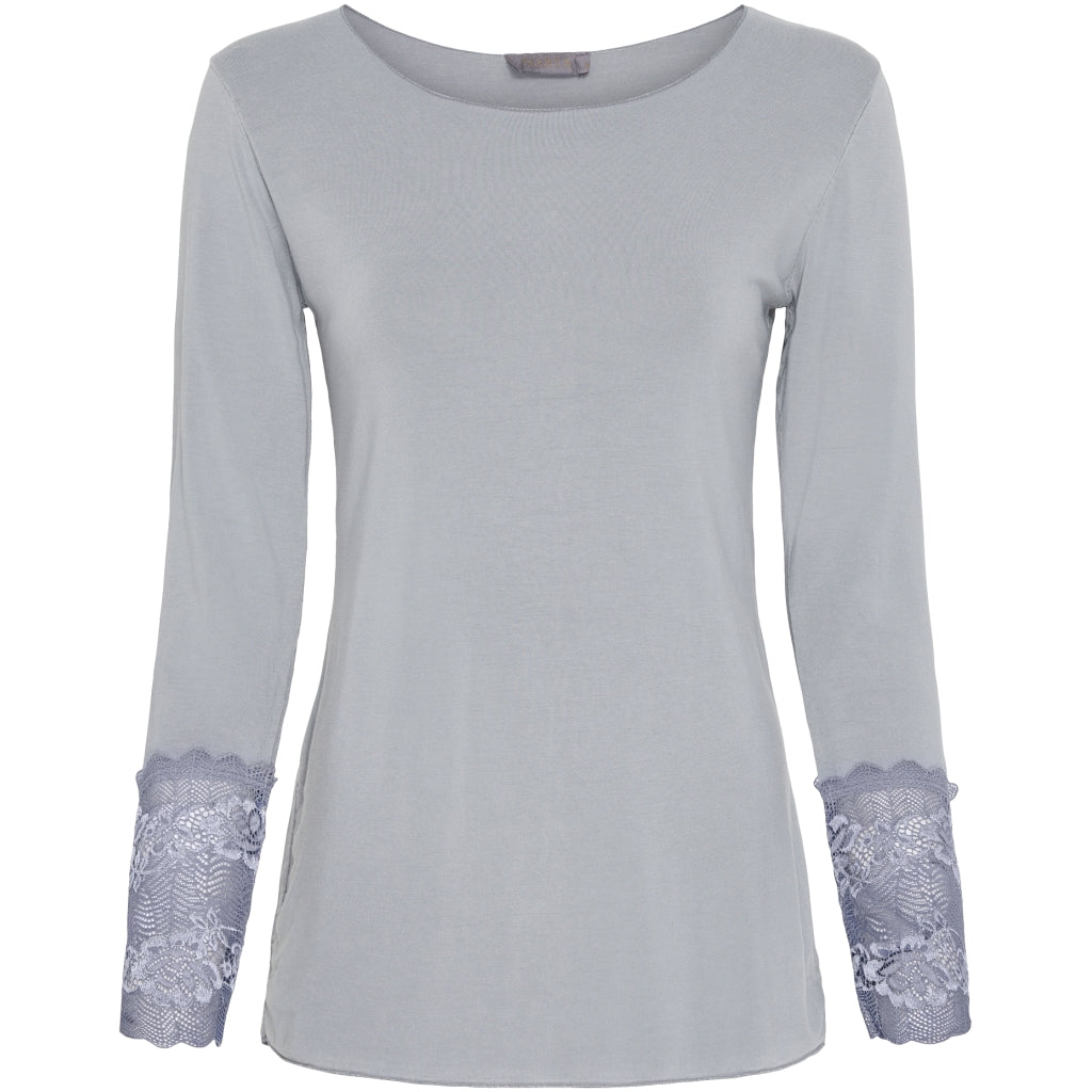 Elegant basisbluse med blonde fra Marta Du Chateau - Must-have!