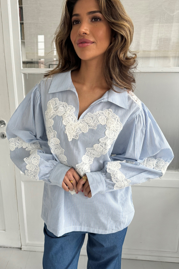 Continue - Bluse - Dagny Shirt Blue Stripe - Lace Heart