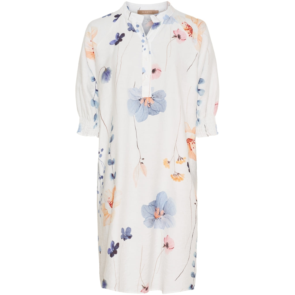 Elegant hvid kjole fra Marta du Chateau – Festens must-have!